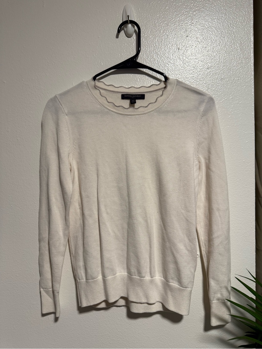Banana Republic Cream Sweater - Picture 2 of 7